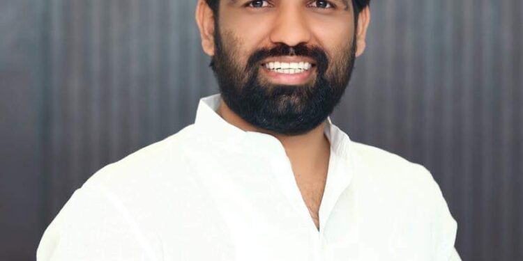 कोण आहेत राम सातपुते?