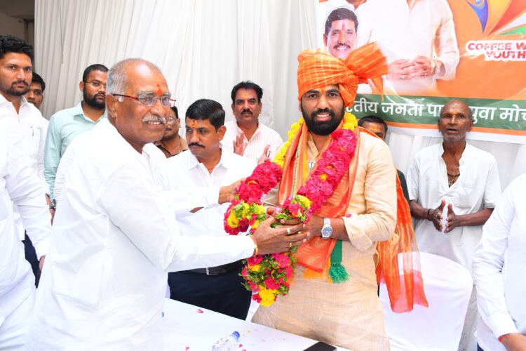 महायुतीचे उमेदवार आमदार राम सातपुते यांचा मानस : कॉफी विथ युथ कार्यक्रमास युवकांचा प्रतिसाद