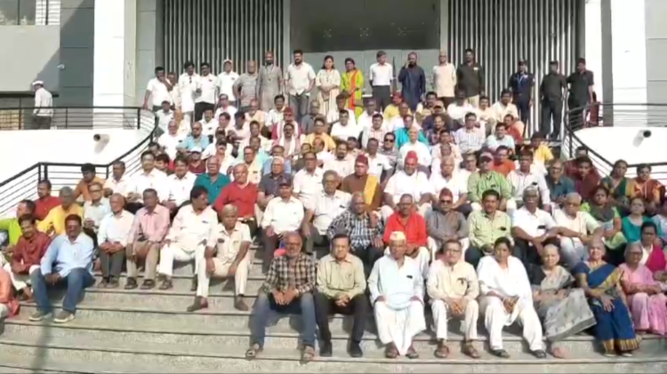 ब्राह्मण समाजास शस्त्र परवाना द्या;जिल्हाधिकाऱ्यांना निवेदन