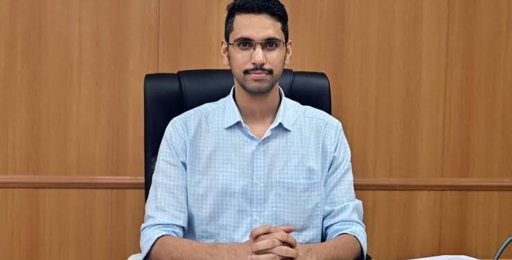 टंचाईच्या गावात पाणी उपलब्ध करण्यासाठी केलेल्या सूक्ष्म नियोजनाची प्रभावी अंमलबजावणी करावी-जिल्हाधिकारी कुमार आशीर्वाद