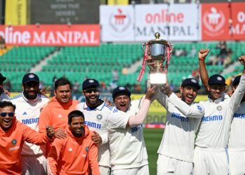 भारताचा इंग्लंडवर ६४ धावांनी विजय, मालिका ४-१ ने जिंकली!
