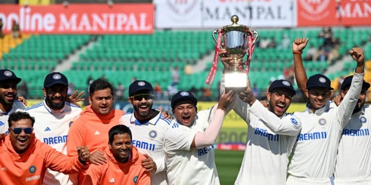 भारताचा इंग्लंडवर ६४ धावांनी विजय, मालिका ४-१ ने जिंकली!