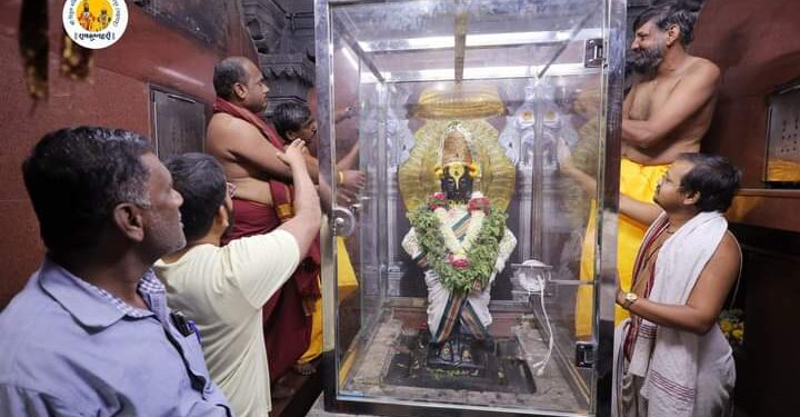 पंढरपूरच्या विठ्ठलास बुलेटप्रूफ काचेचे आवरण