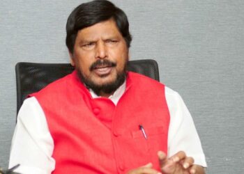 केंद्रीय राज्यमंत्री रामदास आठवले यांच्या वाहनाला अपघात
