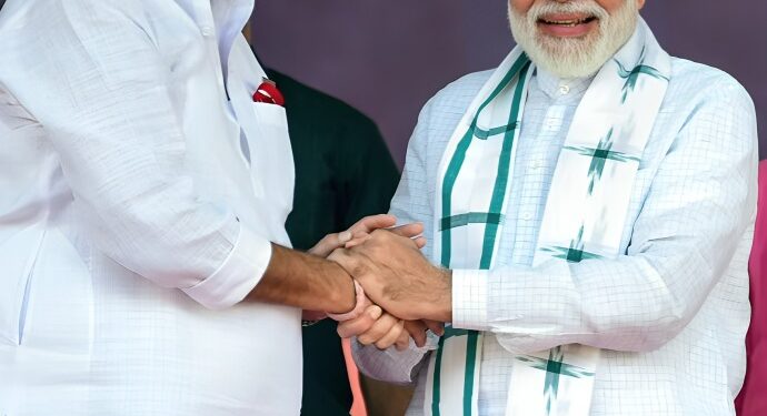 मोदींना दैवी शक्ती प्राप्त, उदयनराजेंची नरेंद्र मोदींवर स्तुतीसुमनं