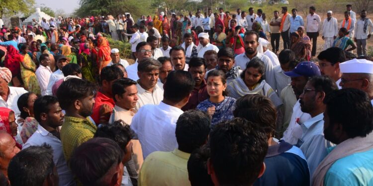 प्रणिती ताईंनी सोडवला पाणी वाटपाचा प्रश्न; आचारसंहितेमधून मिळणार मुभा