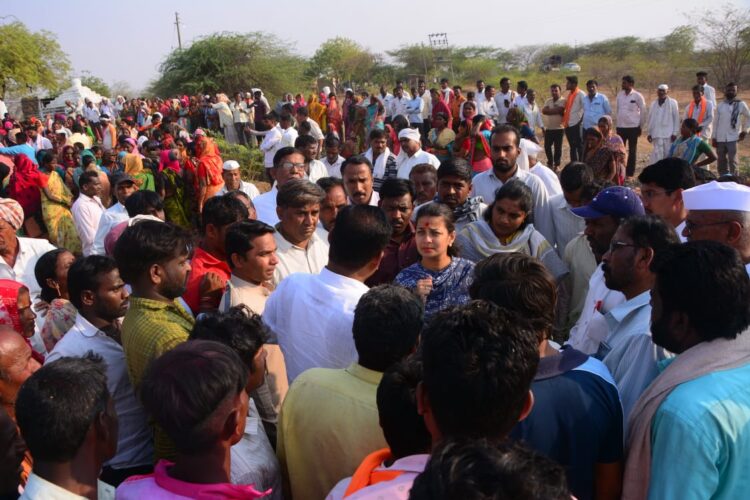 प्रणिती ताईंनी सोडवला पाणी वाटपाचा प्रश्न; आचारसंहितेमधून मिळणार मुभा