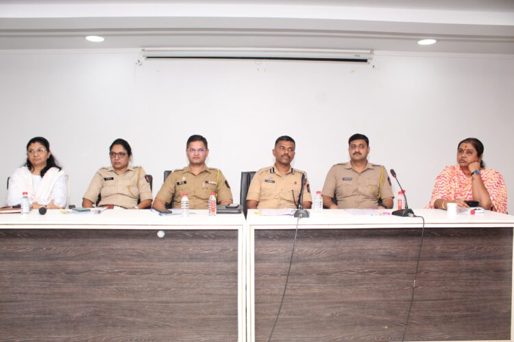 रमजान ईद : शहरातील कायदा व सुव्यवस्था अबाधित राखण्यासाठी झाली शांतता कमिठीची बैठक