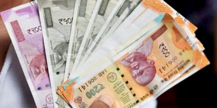 तीन सणानिमित्त निमित्त महाविद्यालयांचे मार्च महिन्याचे पगार करा : सोलापूर कॉलेज कर्मचारी युनियनची मागणी