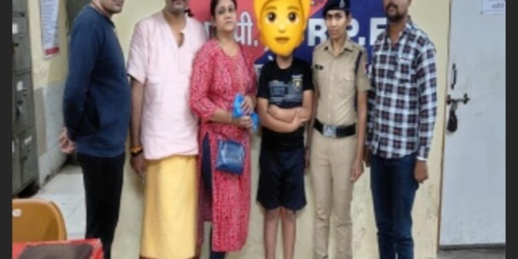 ऑपरेशन नन्हे फरिश्ते” : रेल्वे संरक्षण दल (आरपीएफ) मध्य रेल्वेने एप्रिल २०२३ ते मार्च २०२४ दरम्यान १०६४ मुलांची सुटका