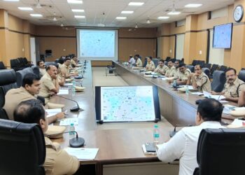 आंतरराज्य मालवाहतूक व प्रवासी वाहतूक करणाऱ्या वाहनांची दोन्ही राज्यात कसून तपासणी करावी-उत्पादन शुल्क विभागीय उपायुक्त सागर धोमकर