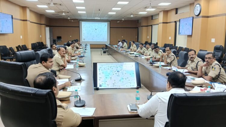 आंतरराज्य मालवाहतूक व प्रवासी वाहतूक करणाऱ्या वाहनांची दोन्ही राज्यात कसून तपासणी करावी-उत्पादन शुल्क विभागीय उपायुक्त सागर धोमकर