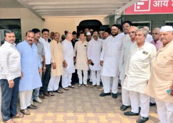 प्रणिती शिंदेंसाठी लिंगायत समाजाचा पुढाकार… सभासदांनों माझ्यावर झालेल्या अन्यायाचा बदला या निवडणुकीत घ्या ; धर्मराज काडादी यांचे आवाहन