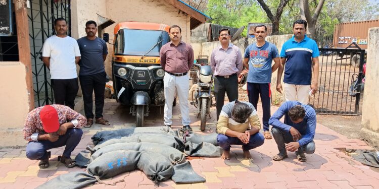 अवैध दारु वाहतुकीला दणका;दोन दिवसात 2 कार, एक ऑटोरिक्षा व दोन दुचाकी जप्त