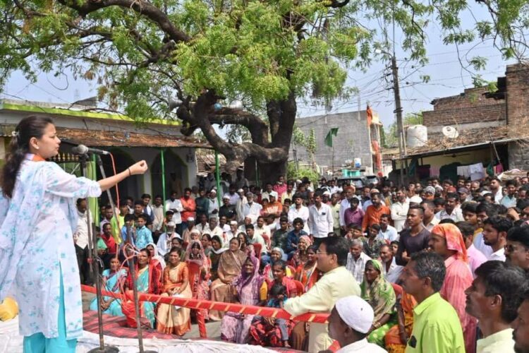 भाजप फक्त आश्वासन देणारी पार्टी, प्रणिती शिंदेंचा खोचक टोला