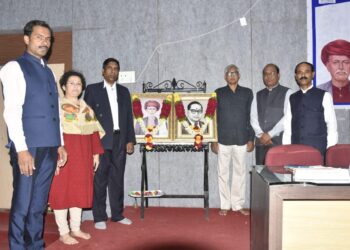 घटनात्मक नैतिकता, लोकशाही, आधुनिक राजकारण आणि समाजकारणातून राष्ट्रनिर्मिती व्हावे; सोलापूर विद्यापीठातील परिसंवादात मान्यवरांचा सूर