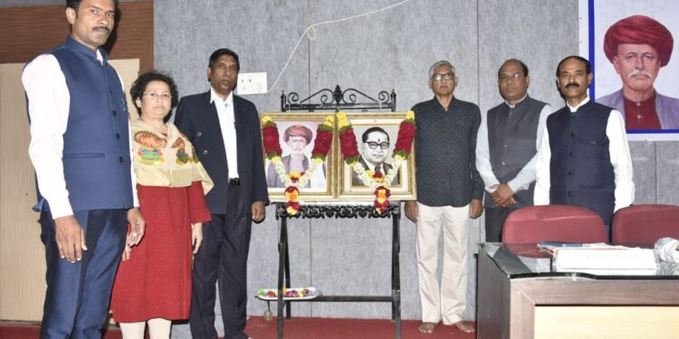 घटनात्मक नैतिकता, लोकशाही, आधुनिक राजकारण आणि समाजकारणातून राष्ट्रनिर्मिती व्हावे; सोलापूर विद्यापीठातील परिसंवादात मान्यवरांचा सूर