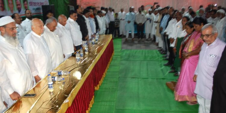 मुस्लिम समाजाने नेहा हिरेमठ हत्येचा तीव्र जाहीर निषेध;कौमी एकता मंचच्या वतीने आदरांजली