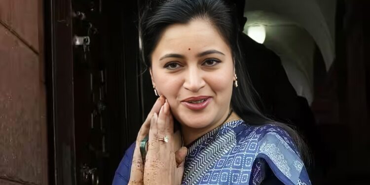 नवनीत राणा यांचे जात प्रमाणपत्र वैध, सर्वोच्च न्यायालयाचा मोठा निर्णय