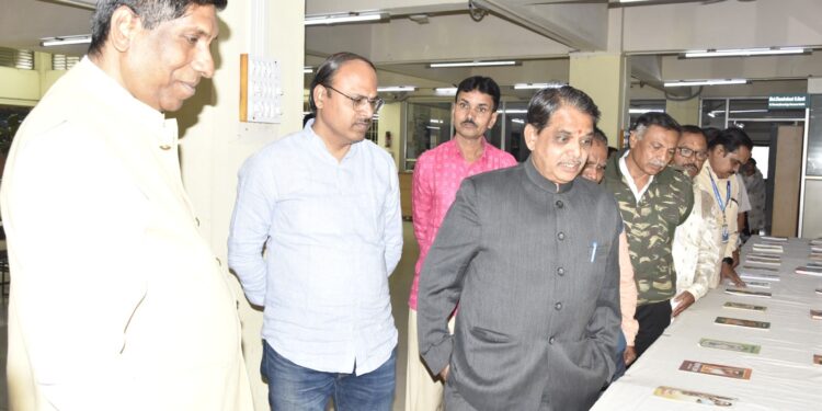 पुण्यश्लोक अहिल्यादेवी होळकर जयंतीनिमित्त विद्यापीठात ग्रंथ प्रदर्शन सुरू