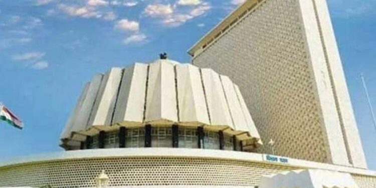 विधानपरिषदेच्या 4 जागांसाठी निवडणुकांची घोषणा, 26 जूनला मतदान; आयोगाकडून कार्यक्रम जाहीर