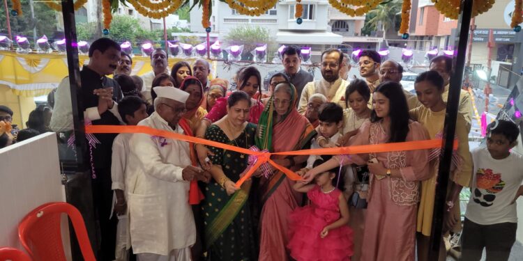 सुधा उपाहारगृहाचे मोदी रेल्वेलाईन परिसरात शानदार उदघाटन
