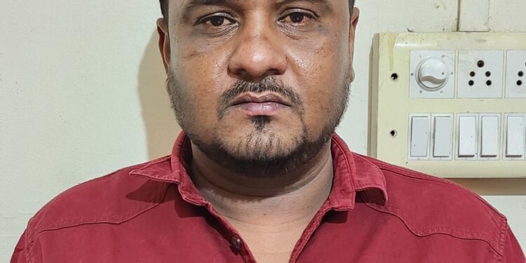 सुरज शिकारे ०२ जिल्ह्यातून तडीपार