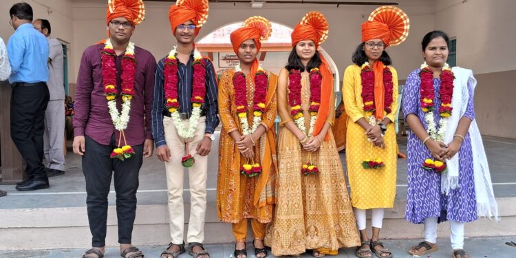 माध्यमिक शालांत परीक्षेत द.ह.कवठेकर प्रशालेचे नेत्र दीपक यश