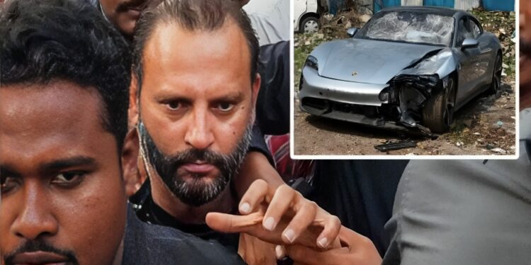 पुणे पोर्शे अपघात प्रकरणातील विशाल अगरवालवर शाईफेक, कोर्टाजवळ प्रकार