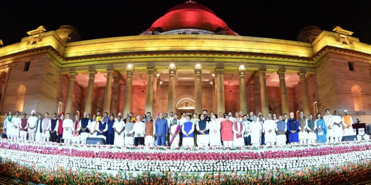 गडकरी यांना पुन्हा महामार्ग मंत्रालय, मुरलीधर मोहोळ यांना सहकार.. तर आठवले यांना सामाजिक न्याय