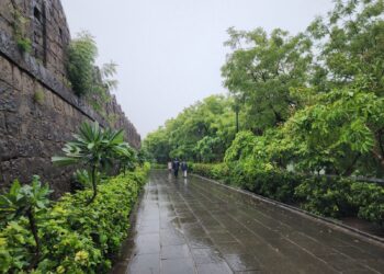 सोलापूरचे वातावरण पर्यटन स्थळासारखे ! तापमान 26.. सूर्यदर्शन नाही..