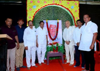 शिक्षणमहर्षी चंद्राम चव्हाण गुरुजी यांची नेहरू नगर येथे वाहीली आदरांजली…‌