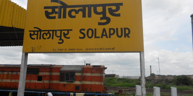 सोलापूर : रेल्वेतील फुकट्यांकडून तीन कोटींचा दंड वसूल