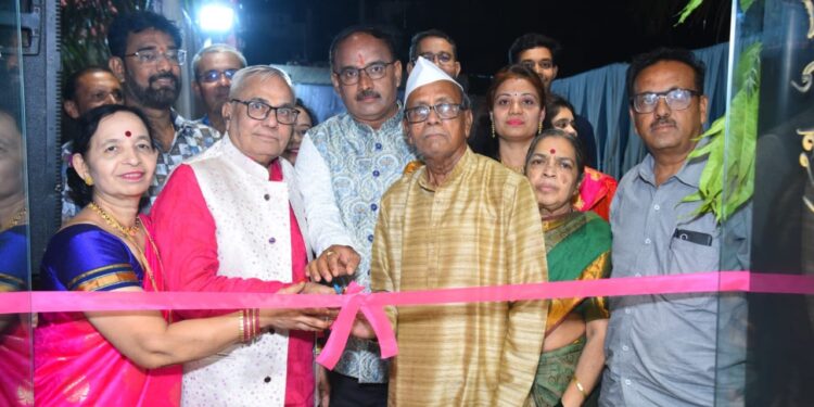 अश्‍विन्स वसंत फर्निशींग्सचे जुळे सोलापुरात थाटात उदघाटन