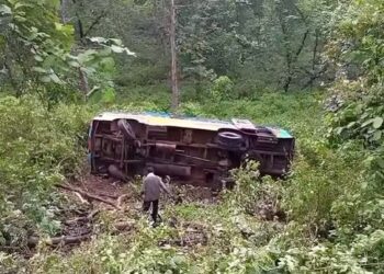 मेळघाटच्या हाय पॉइंट जवळ खाजगी बस दरीत कोसळली; 22 प्रवासी जखमी तर 3 जण गंभीर