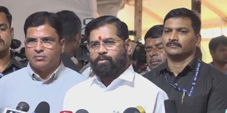 मुख्यमंत्री – माझी लाडकी बहीण’ योजनेसाठी अडवणूक, दिरंगाई, पैशांची मागणी केल्यास कठोर कारवाई