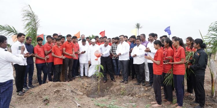 प्रामाणिक आणि सातत्यपूर्ण कष्ट करणे, हाच यशाचा गुरुमंत्र – सन्मा. शरदकृष्ण ठाकरे