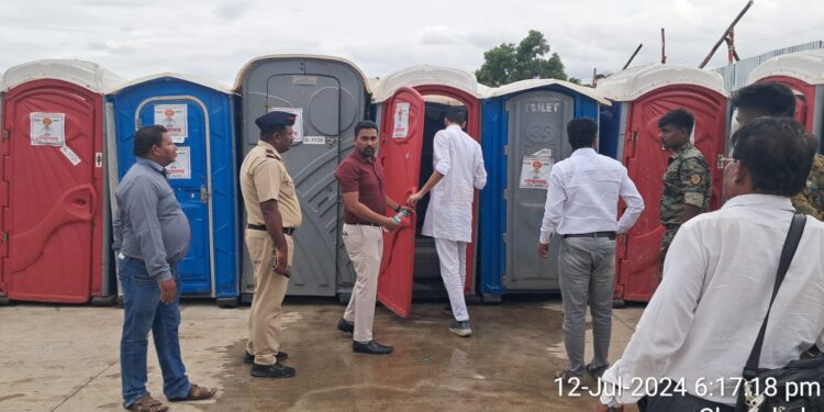 आषाढी यात्रेनिमित्त वारकरी व भाविकांना देण्यात आलेल्या सोयी सुविधाची जिल्हाधिकारी कुमार आशीर्वाद यांच्याकडून पाहणी