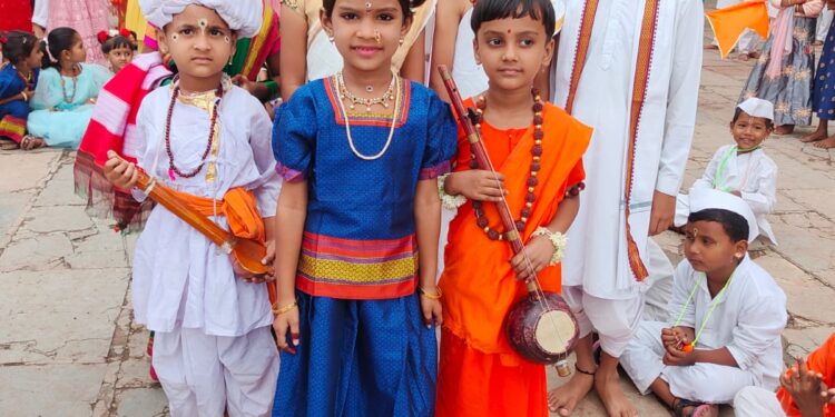 आषाढी एकादशीनिमित्त दिंडी सोहळा संपन्न