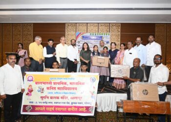 बालाजी अमाईन्स आणि बालाजी स्पेशालिटी केमिकल्स कडून सीएसआर अंतर्गत शालेय साहित्य वितरण