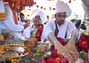 Arriving in Solapur district of the palanquin of saint Shree Dnyaneshwar Mauli under the name of Hari