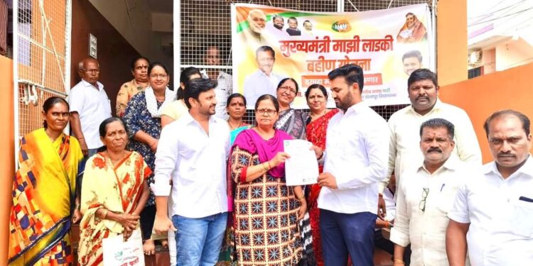 महिलांना लाडकी बहिणीचा लाभ