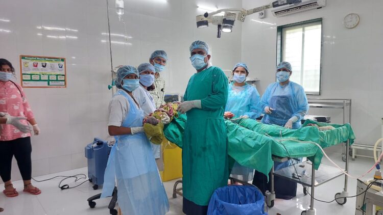 शेटफळ ग्रामीण रुग्णालयात एका महिलेनी दिला तीन बालकांना जन्म
