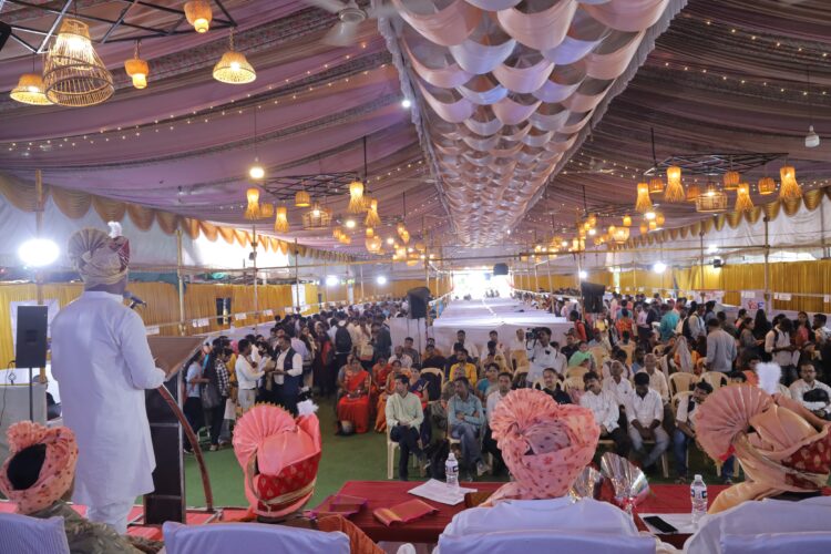 देवपुष्प फाऊंडेशनच्या वतीने आयोजीत नोकरी मेळाव्याला उत्स्फूर्त प्रतिसाद