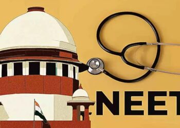 NEET पेपर फुटला, केंद्र सरकारची पहिल्यांदाच सर्वोच्च न्यायालयात कबुली