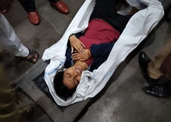 सोलापूर रेल्वे पोलिसांच्या सतर्केतेने वाचले गरोदर महिलेचे प्राण ..!