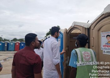 आषाढी यात्रेनिमित्त भाविकांना देण्यात आलेल्या सोयी सुविधाची जिल्हाधिकारी कुमार आशीर्वाद यांच्याकडून पाहणी