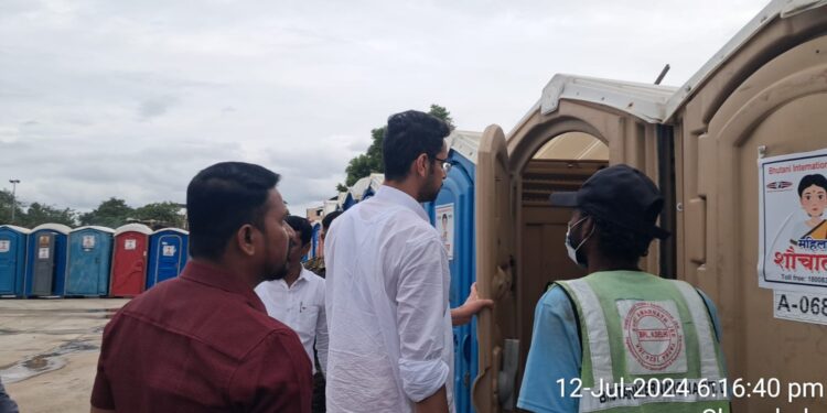 आषाढी यात्रेनिमित्त भाविकांना देण्यात आलेल्या सोयी सुविधाची जिल्हाधिकारी कुमार आशीर्वाद यांच्याकडून पाहणी