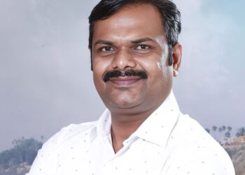 ‘दक्षिण’ मध्ये सोमनाथ वैद्यकडून गावोगावी आणि शहरातील विविध मंदिरात महाप्रसाद, छत्री वाटपाचा धडाका