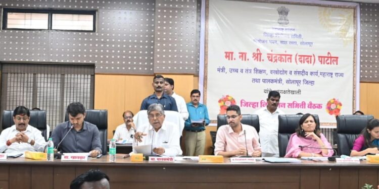 जिल्हा वार्षिक योजना सन 2024-25 च्या 857 कोटी मंजूर निधीच्या कामांचे प्रस्ताव शासकीय यंत्रणांनी तात्काळ द्यावेत – पालकमंत्री चंद्रकांत पाटील